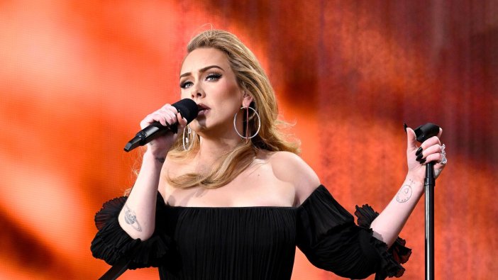 Adele: Hastalığım yüzünden zor yürüyorum