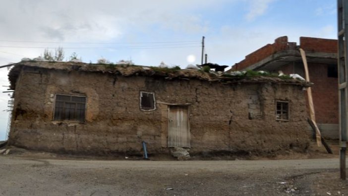 Edirne'de icradan satılık avlulu kerpiç ev