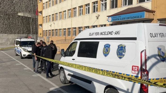 Okulda evlat dehşeti! Annesini öldürdü