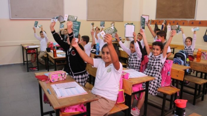 20 bin öğrenciye kırtasiye yardımı