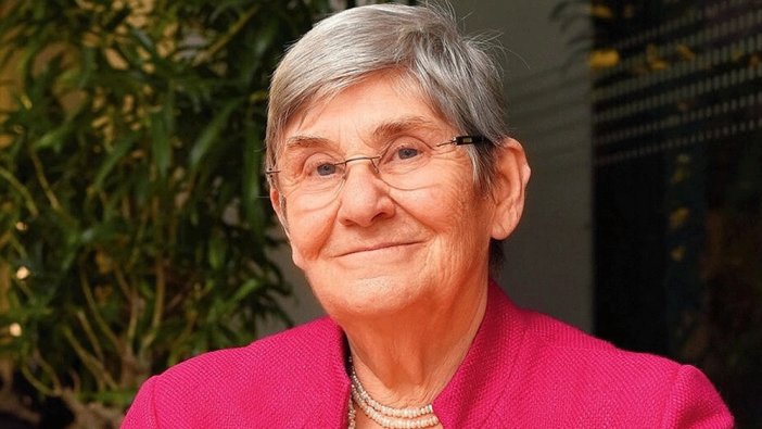 Canan Karatay üstüne basa basa uyardı: "Eğer kullanıyorsanız çöpe atın..."