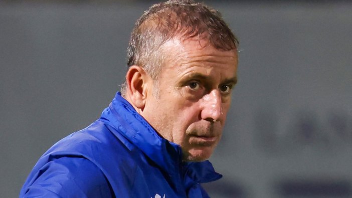 Kendi istifa etmedi ama bir futbolcunun hesabını kesti