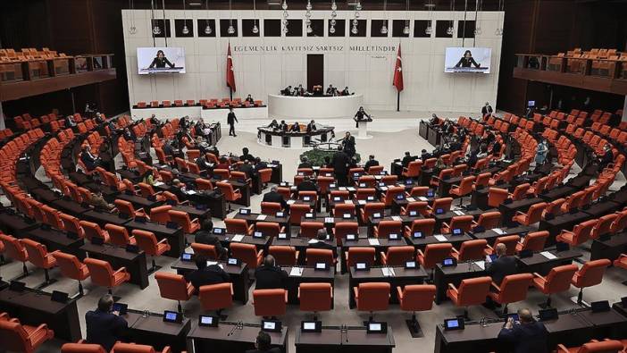 İYİ Parti'nin bayram ikramiyeleri 3500 lira olsun teklifi reddedildi