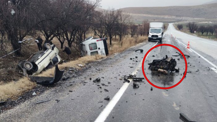 Kamyonetle çarpışan aracın motoru fırladı! 2 ölü 2 ağır yaralı