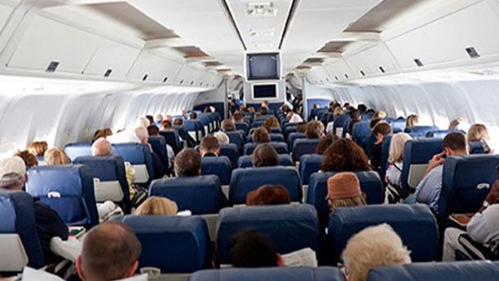 Çok ağır oldu diye 2 yolcu uçaktan indirildi