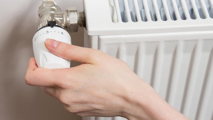 Kombiyi açmayan apartman sakinine kombini aç tehdidi