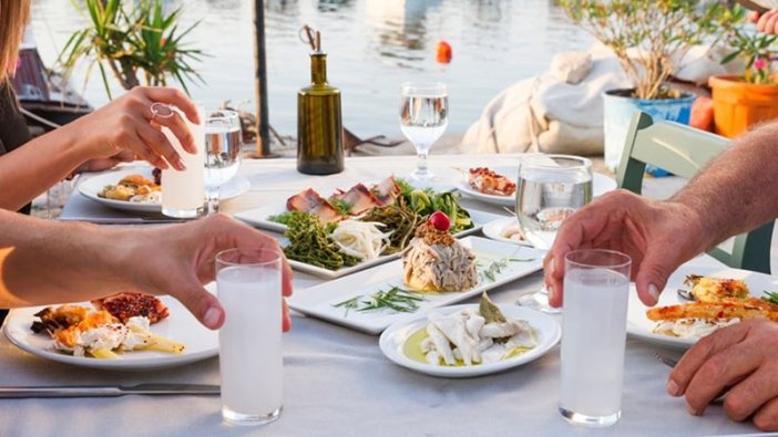 Akşamcılar yandınız rakıda vergi yüzde 260'a çıktı