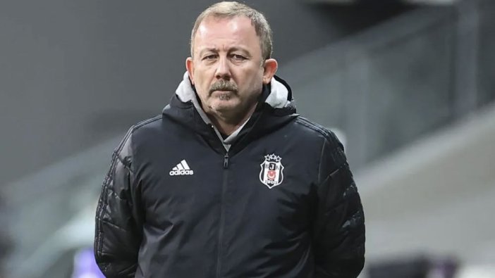 Sergen Yalçın'a 'akılsız' demişti! Yıldız golcü 'çubuklu' formayı giymeye geliyor