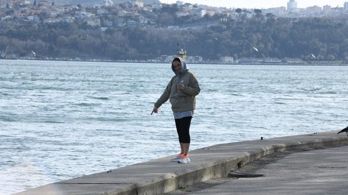 Hülya Avşar: Sapık gibi sokağa çöp atanlara korna basıyorum