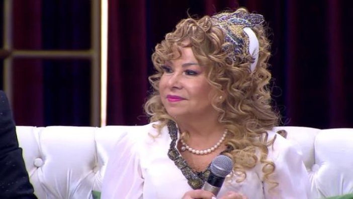 Ünlü türkücü 81 yaşında estetik yaptırınca  görenler tanıyamadı