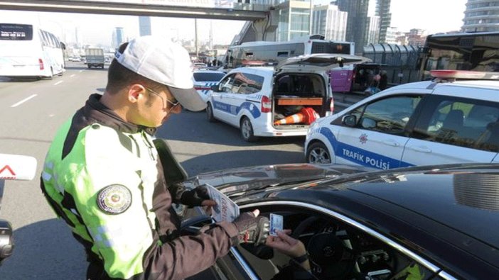 Usulsüz çakar kullananlara ceza yağdı!