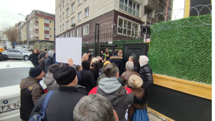 Site mağdurlarına çalışanlardan sopalı karşılama