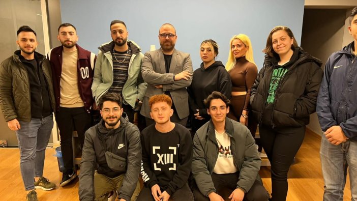 Güçlü etkileşim, etkili iletişimciyle başarılır