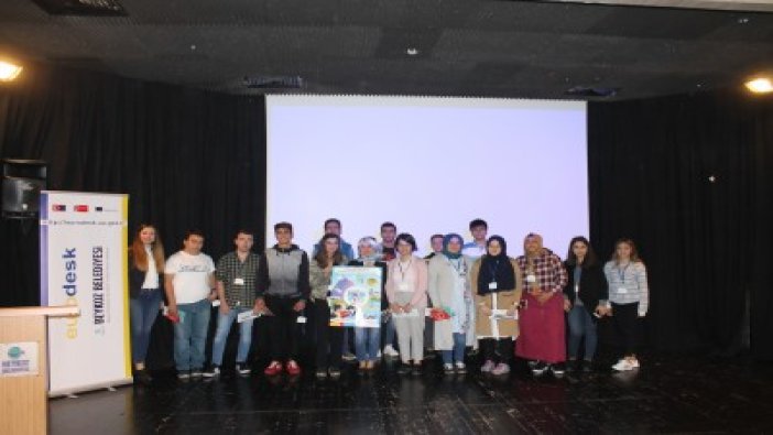 AB gönüllü gençleri bekliyor