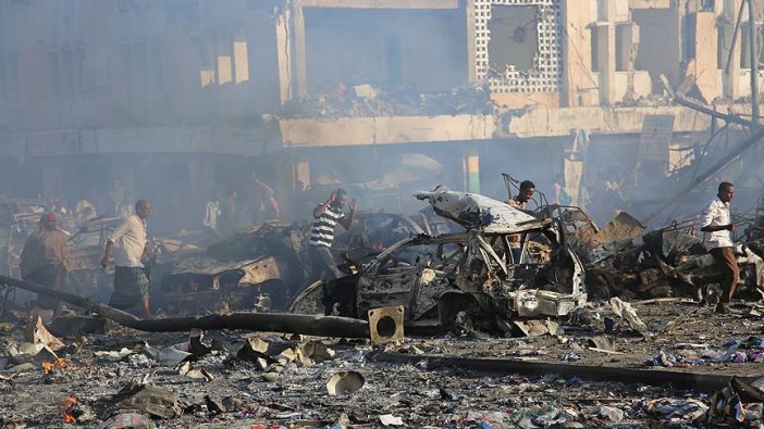 Somali'de bombalı saldırı: 28 ölü