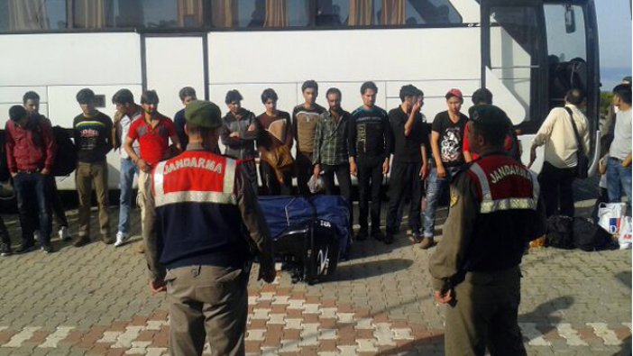 Kırklareli'de 67 kaçak ve sığınmacı yakalandı