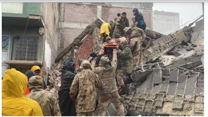 7.5 büyüklüğünde yeni bir deprem daha oldu