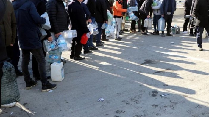 Deprem bölgesinde akaryakıt çilesi! Kota uygulaması başladı
