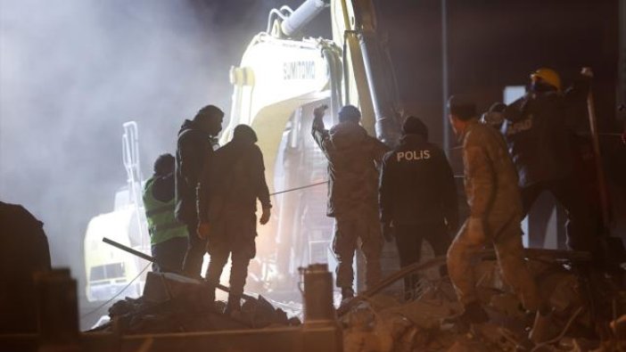 Ahmet Ercan: Göçük altında 184 bin kişi var