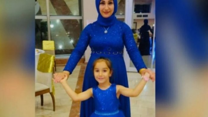 Enkaz altında çocuklarıyla birbirlerine sarılı halde bulundu