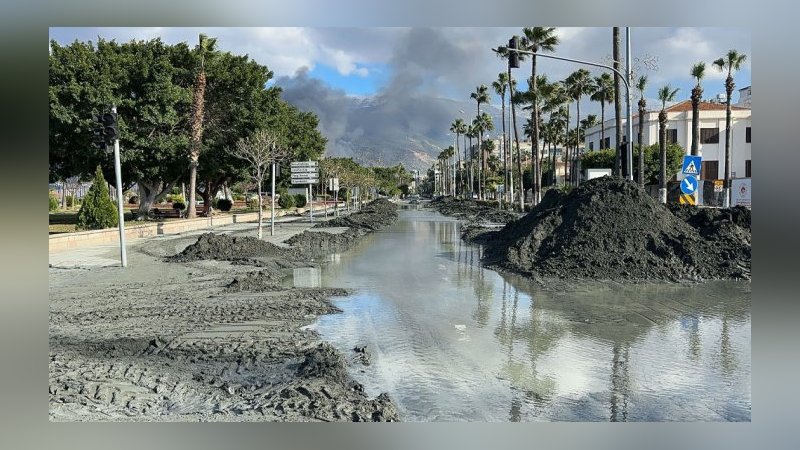Deprem sonrası Hatay İskenderun'da deniz seviyesi yükseldi
