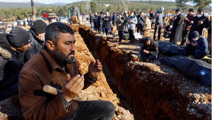 Deprem bölgesinde yürekleri dağlayan fotoğraflar!