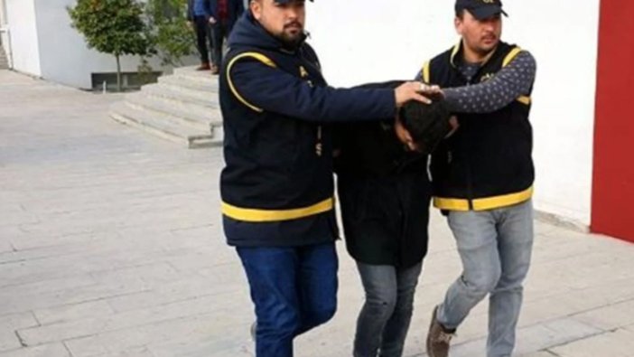 Enkazdan çaldığı kredi kartlarıyla harcama yaptı