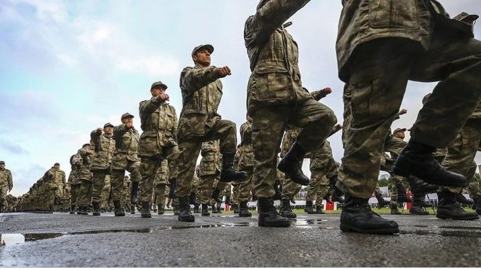 Deprem bölgesindeki askere sevkler ertelendi