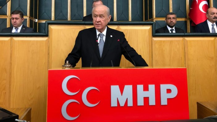 Bahçeli oklarını Haluk Levent ve Oğuzhan Uğur'a çevirdi