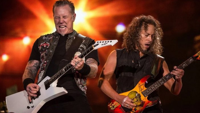 Metallica'dan depremzedelere 250 bin dolar bağış