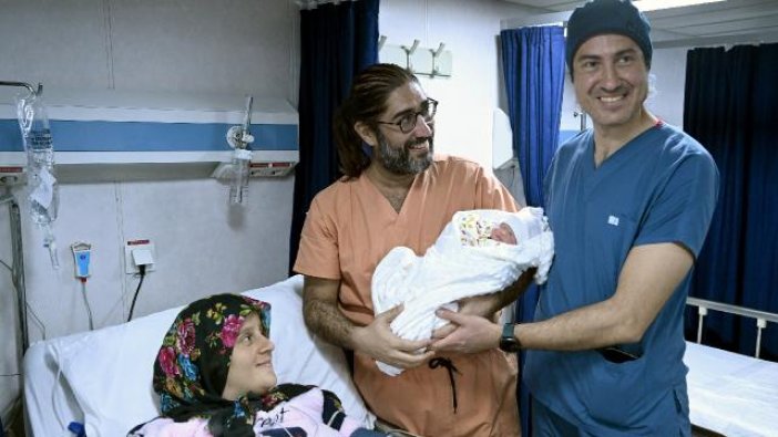 TCG Bayraktar gemisinde dünyaya gözlerini açtı