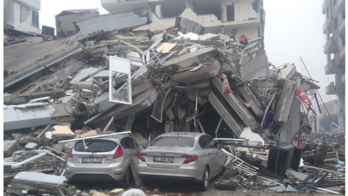 Nurdağı'nda yıkılan binaların müteahhiti AKP'li meclis üyesi çıktı