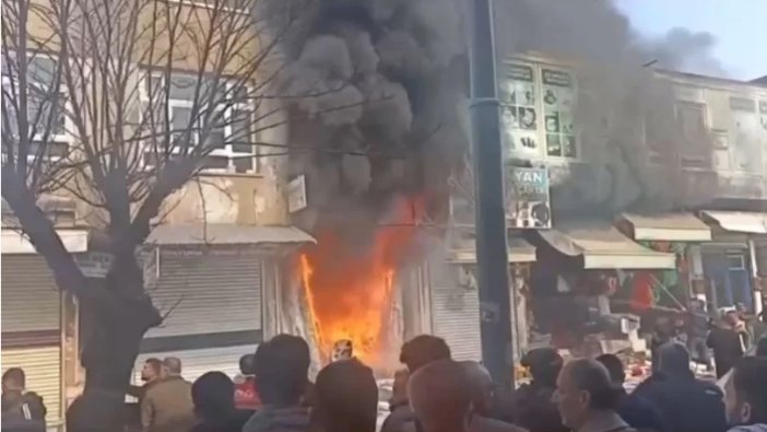 Batman'da yangın: 5 işyeri zarar gördü