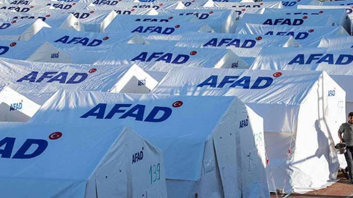 AFAD  deprem bölgesinde 300 bin 809 çadır kurdu