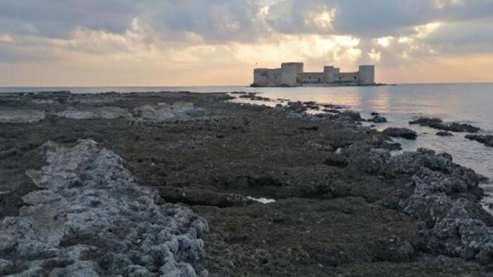 Mersin'de manzara tedirgin etti: Deniz 100 metre çekildi!