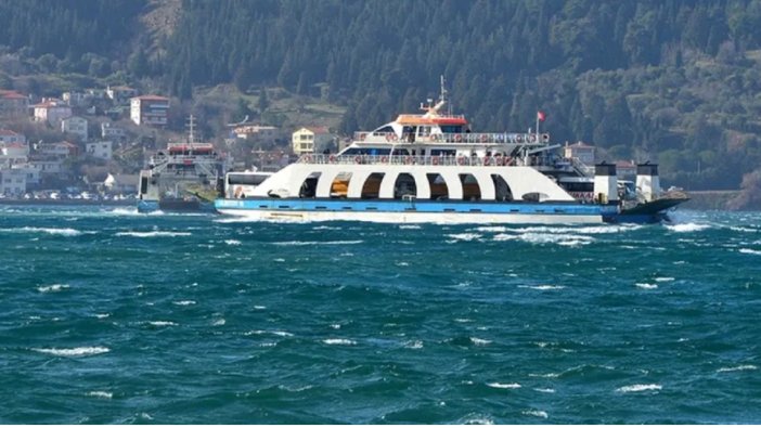 Gökçeada ve Bozcaada feribot seferlerine lodos engeli