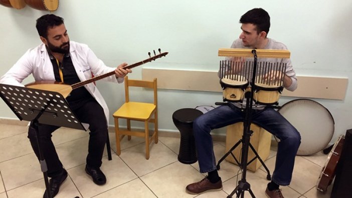 Müzik eğitimi ile otizm engelini düşürdü