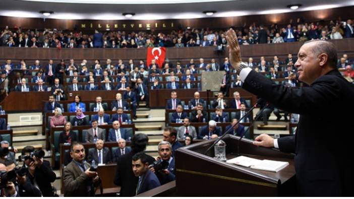 AKP kapılarını ziyaretçilere kapattı