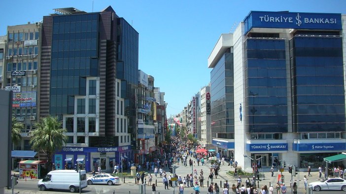 İzmir'de icradan satılık bina
