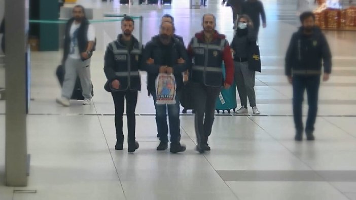 Yıkılan binanın sorumlusu Tacikistan’a kaçarken yakalandı