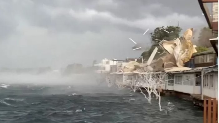 Fırtına, Bodrum’u harabeye çevirdi