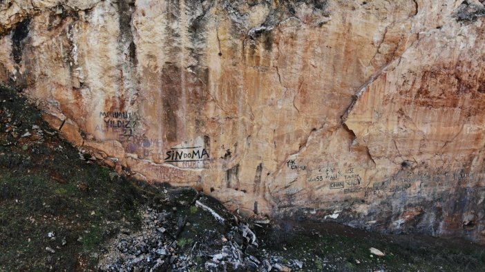 Fay hattına sevgilisinin ismini yazdı