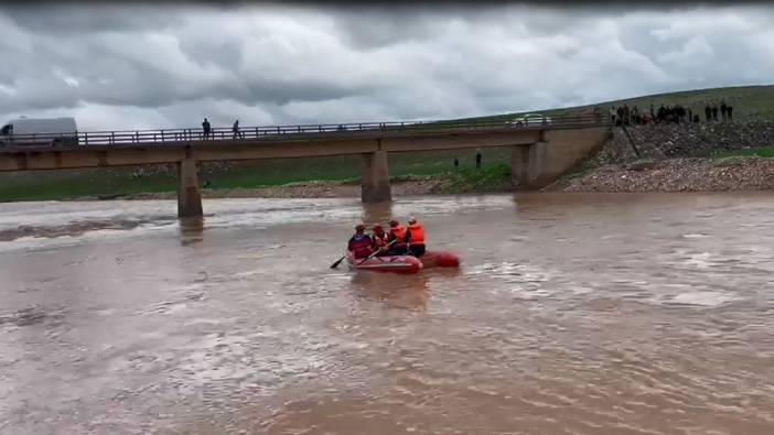 Mardin'de dereye düşen 11 yaşındaki Fatma kayboldu