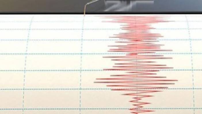 Beşik gibi sallanıyoruz! Adana'da deprem!