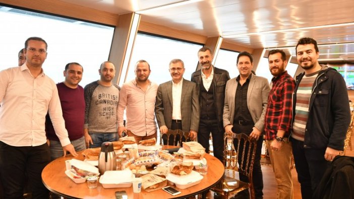 Ünlü radyocular Valide Sultan’a konuk oldular