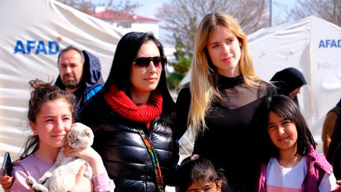 Ünlü oyuncudan depremzede çocuklara sürpriz