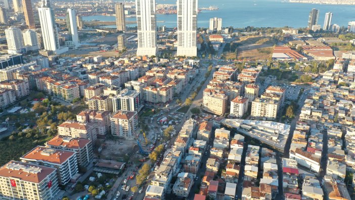 İzmir'de icradan satılık konut imarlı arsa