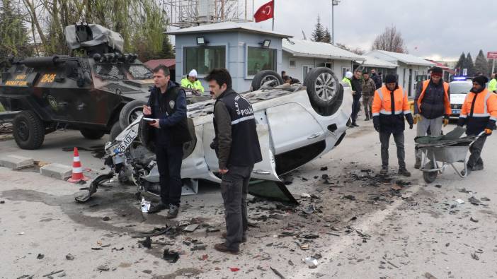 Eskişehir'de kaza, 5'i polis 6 kişi yaralandı