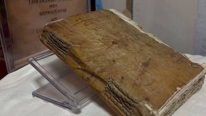 İnsan derisinden yapılan gizemli kitabın sırrı çözülemiyor