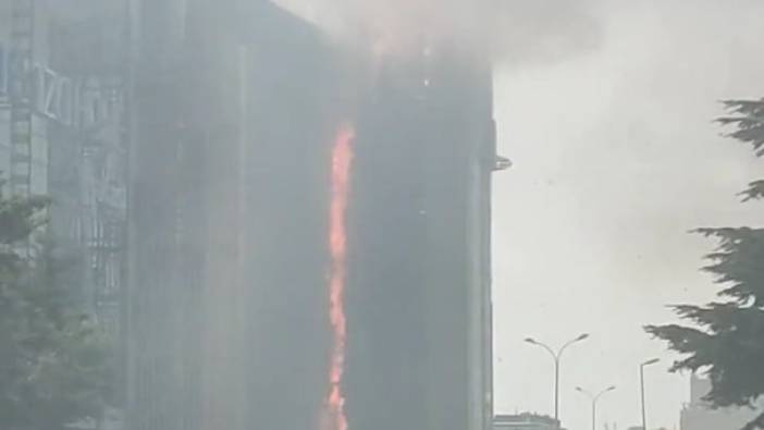 4 katlı iş merkezi'nde yangın